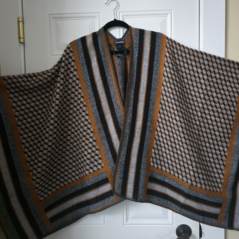 Steve Madden Orange and Gray Knit Open Poncho - Picture 5 of 6